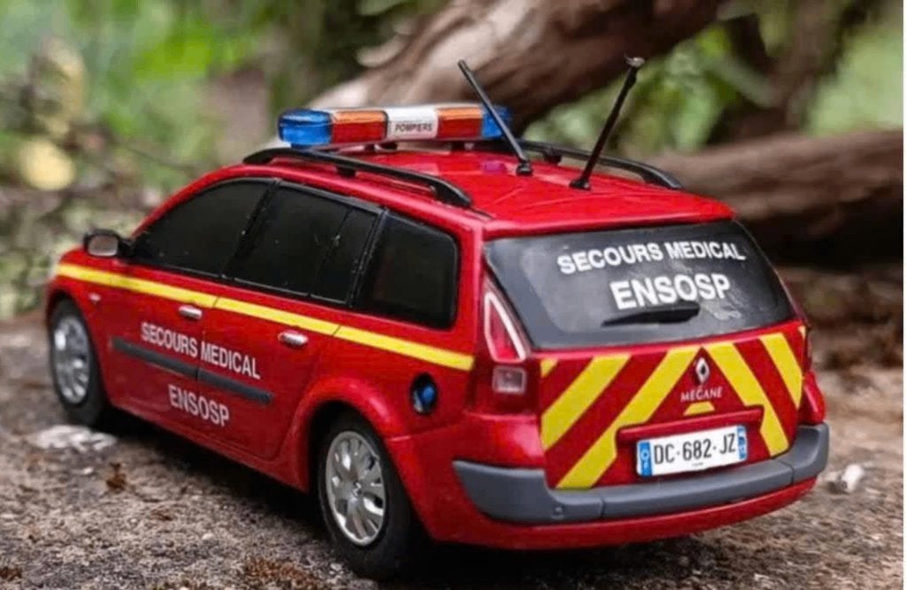 Renault Megane Break secours medical BRANDWEER 1/43 # 38, Verzenden, Nieuw, Auto, Overige merken