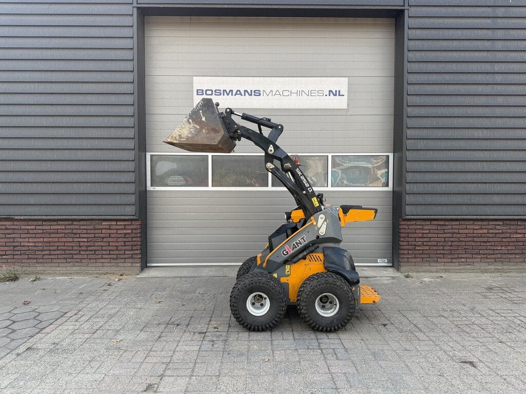 Giant SK252 D skid schranklader / minishovel 2019, Zakelijke goederen, Tobroco, Info@tobroco.nl, Sprendlingenstraat 57
5061 KM  Oisterwijk, NL