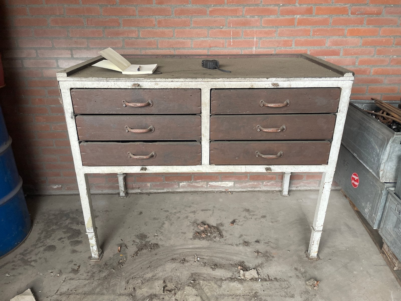 Werkbank met 6 houten lades en stalen frame, Antiek en Kunst, Antiek | Woonaccessoires, Ophalen