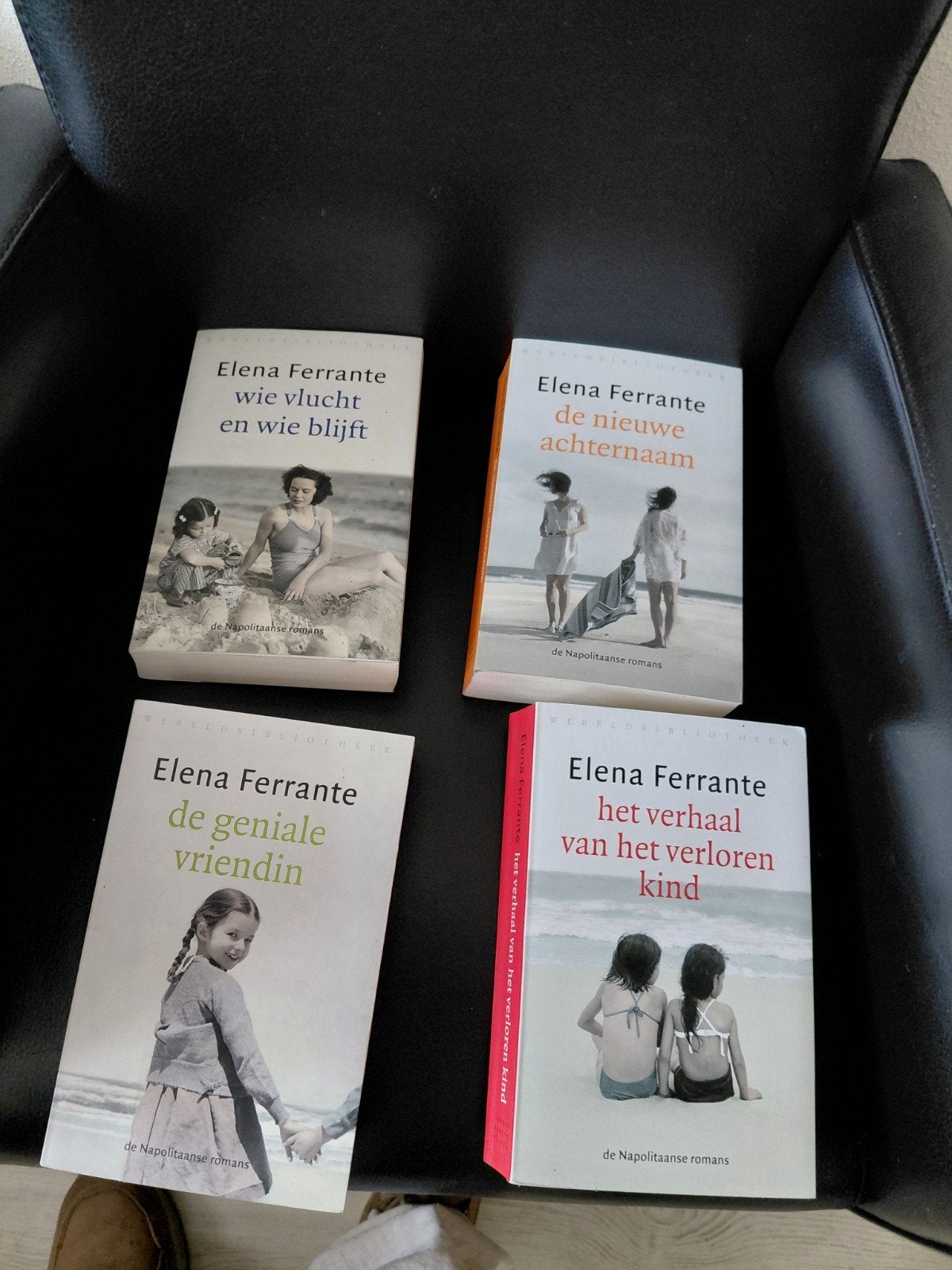 4 Napolitaanse romans, deel 1 t/ m 4  van Elena Ferrante, Boeken, Verzenden, Zo goed als nieuw, Elena Ferrante