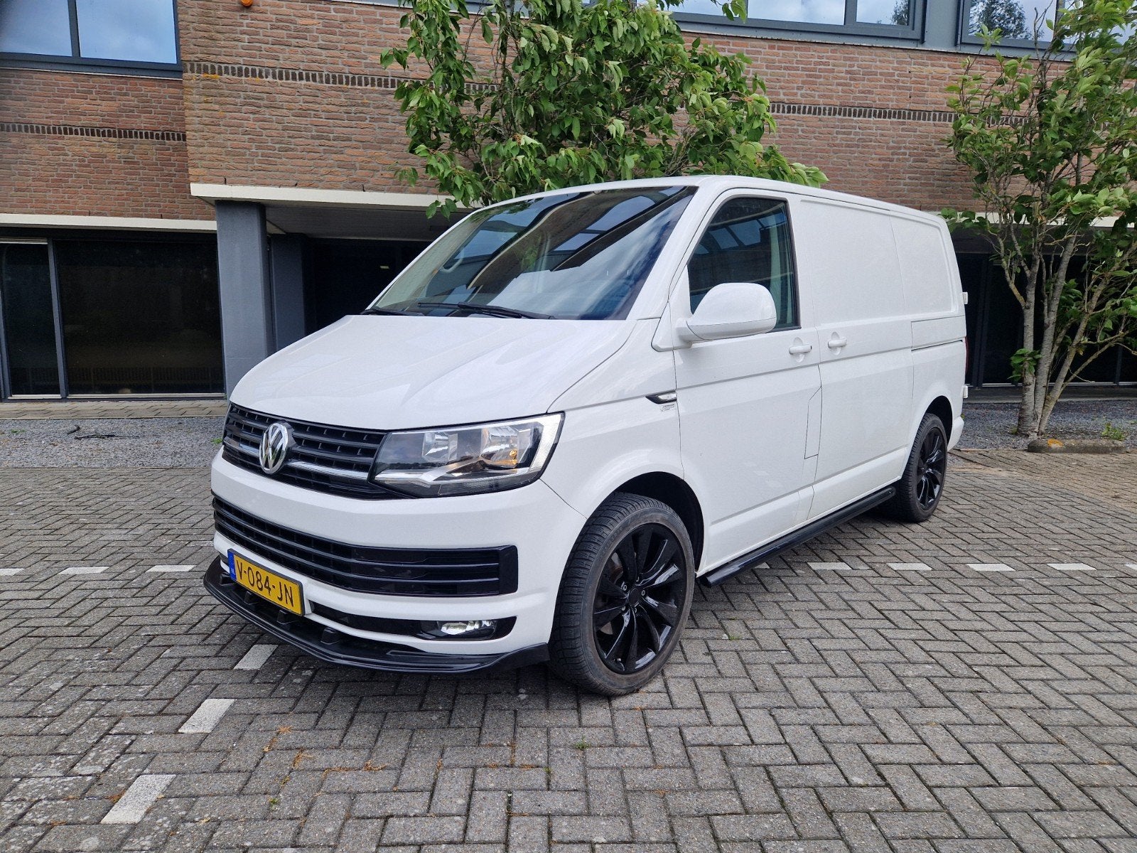 Volkswagen Transporter 2.0 D   2017, 4 cilinders, Volkswagen, Wit, Grijs