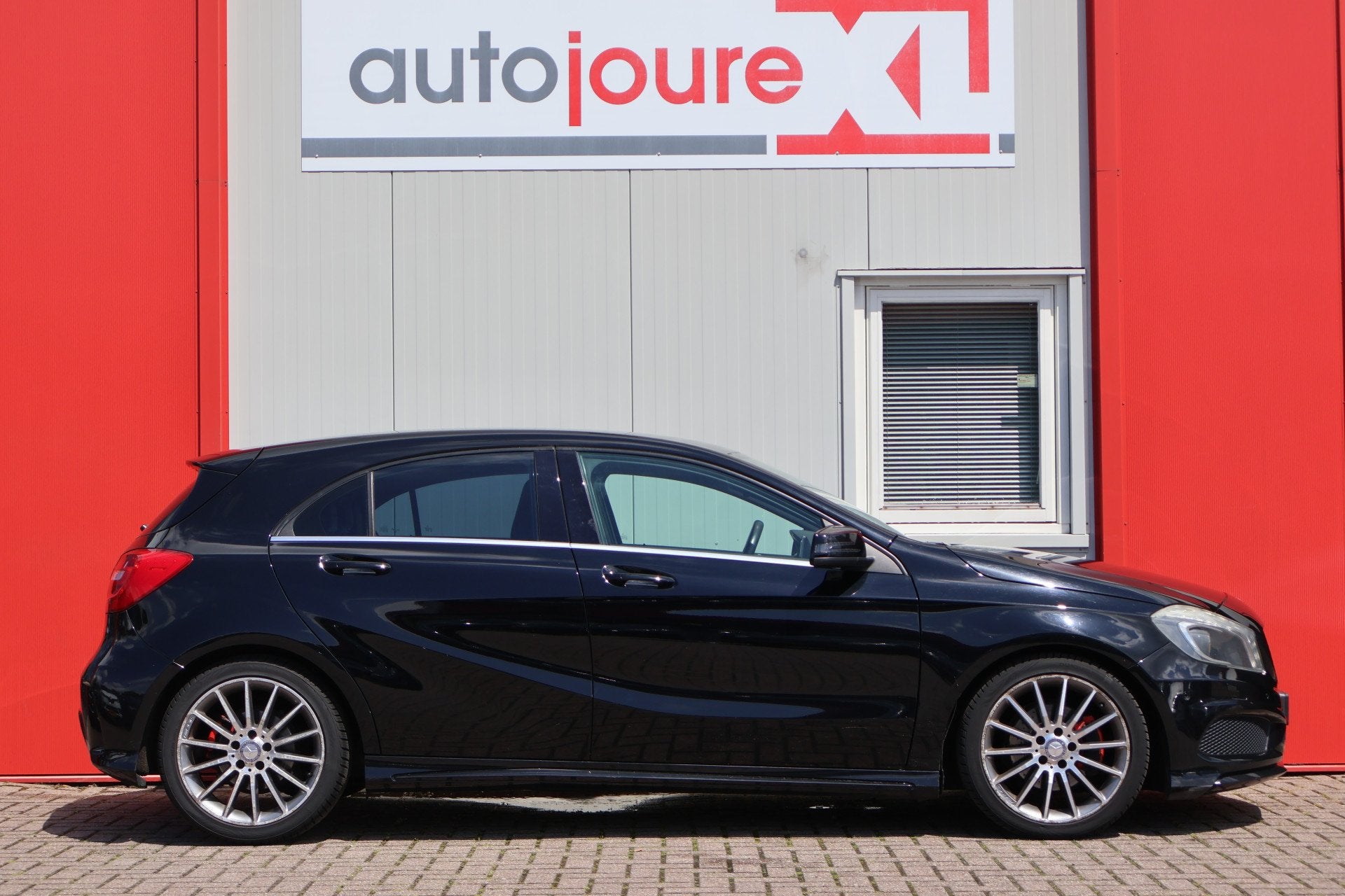 Mercedes-Benz A-Klasse 180 Ambition | AMG Line | (bj 2013), Voorwielaandrijving, Gebruikt, 4 cilinders, Handgeschakeld