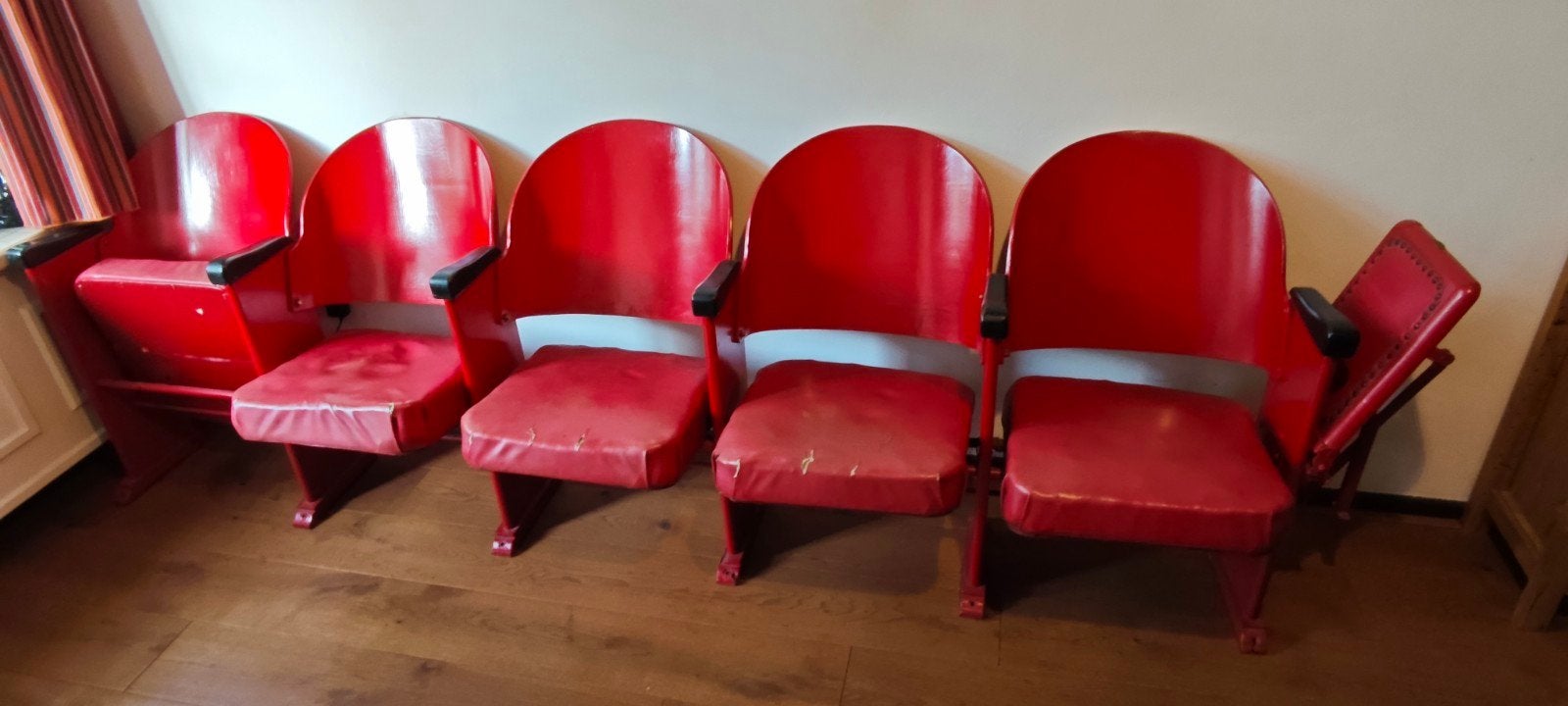 Vintage Franse bioscoopstoelen - rij van 5, Ophalen