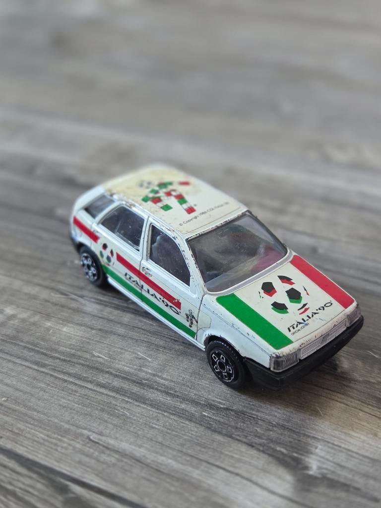 Fiat Tipo "Italia '90" van Bburago (schaal 1:43), Hobby en Vrije tijd, Modelauto's | 1:43, Ophalen of Verzenden, Gebruikt, Auto