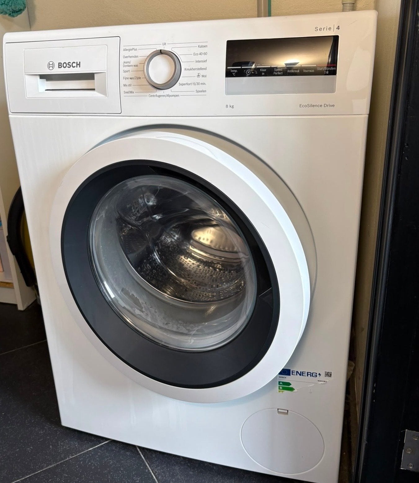 Bosch Serie 4 Wasmachine 8kg EcoSilence Drive, Ophalen, 1200 tot 1600 toeren, 8 tot 10 kg, Zo goed als nieuw