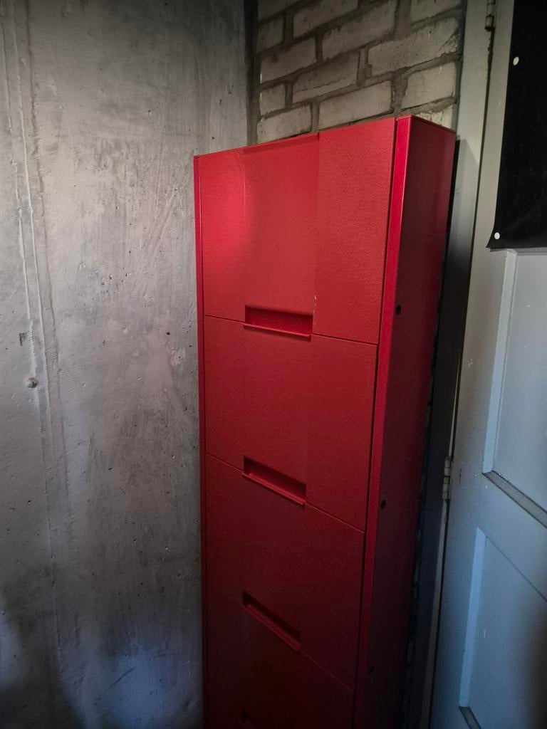 Rode schoenenkast met 4 vakken - Slim en stijlvol, Ophalen of Verzenden, Gebruikt, Modern, Compact, Functioneel