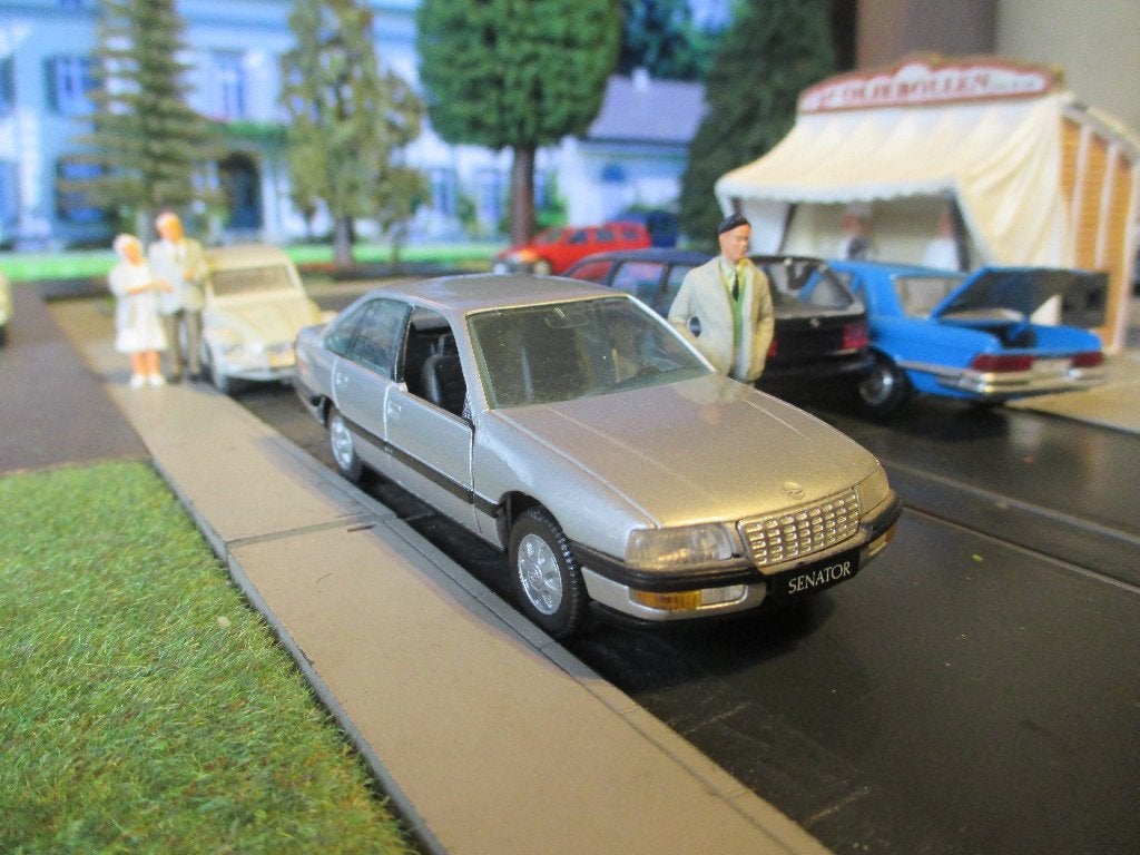1/43 Opel Senator B - Gama metallic-zilvergrijs Mint Boxed, Ophalen of Verzenden, Zo goed als nieuw, Auto, Gama