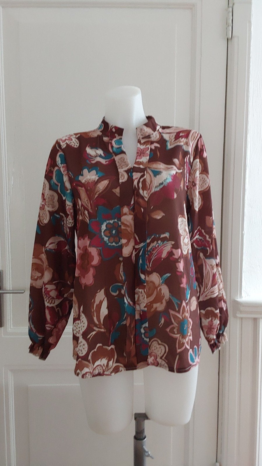 Leuke Musthaves by Elja blouse S/M, Bruin, Ophalen of Verzenden, Onbekend, Gedragen