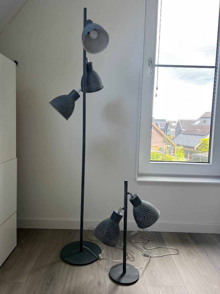 staande vloerlamp en dressoirlamp, Huis en Inrichting, Ophalen, Gebruikt, Metaal, 150 tot 200 cm