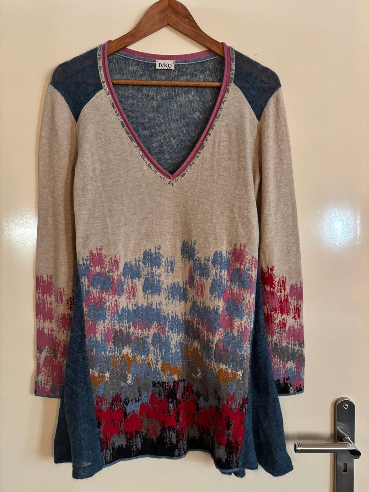 Super mooie wollen trui van IVKO jn maat 42., Kleding | Dames, Ophalen of Verzenden, Zo goed als nieuw, Maat 42/44 (L)