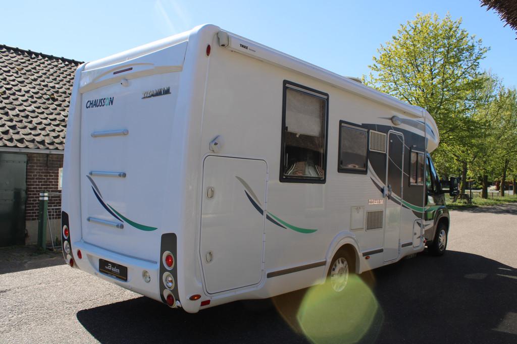 Chausson 79 EB TITANIUM HEFBED QUEENSBED NAVI 62000KM!, Fiat, Ringverwarming, Douche, Autobedrijf van Baalen B.V., 6 tot 7 meter