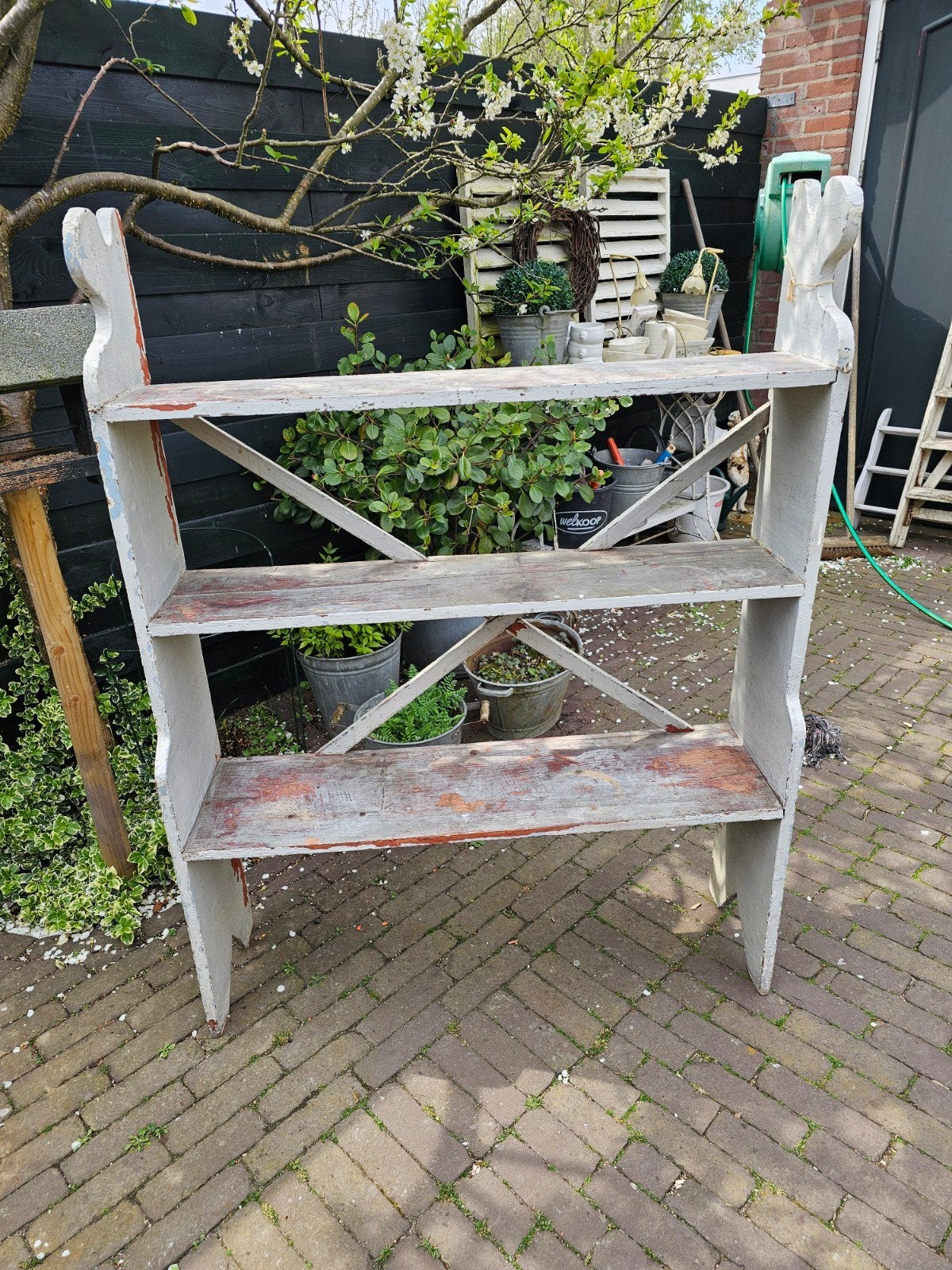 Brocante schappenkast, Ophalen