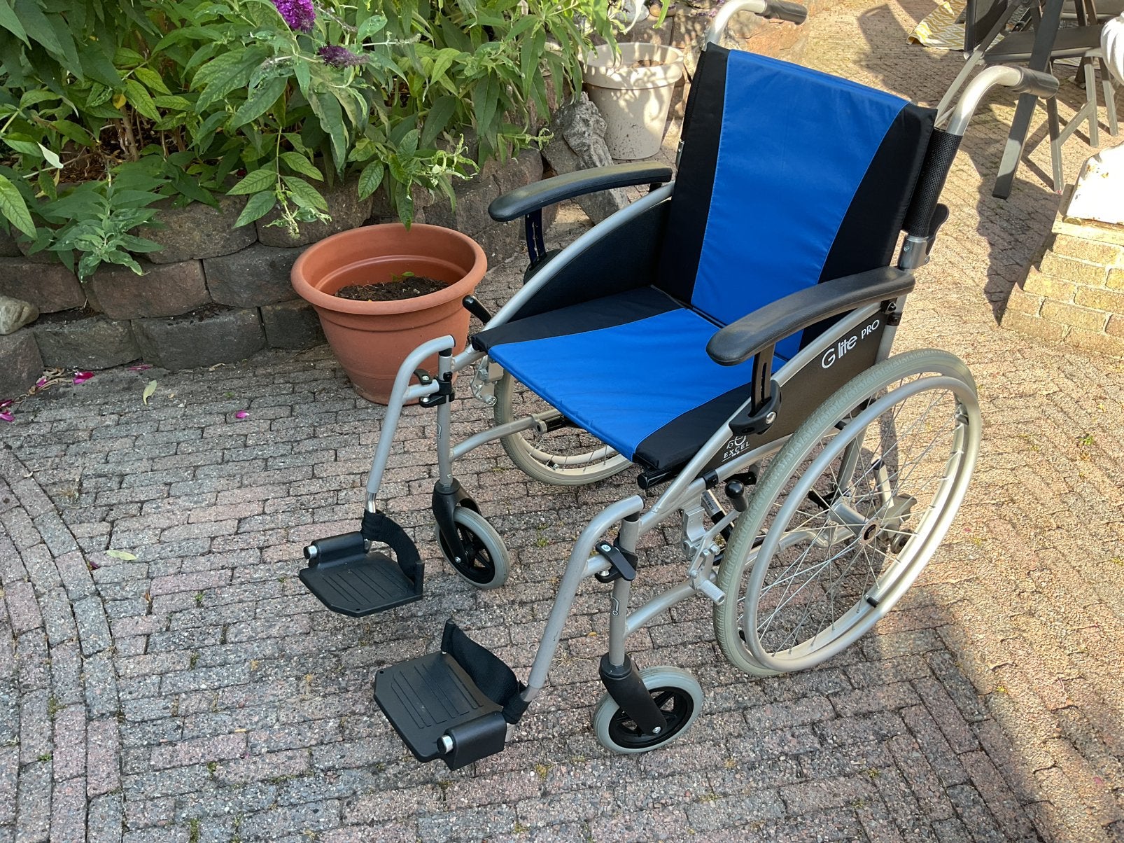 Aluminium lichtgewicht rolstoel, Ophalen, Opvouwbaar, Zo goed als nieuw