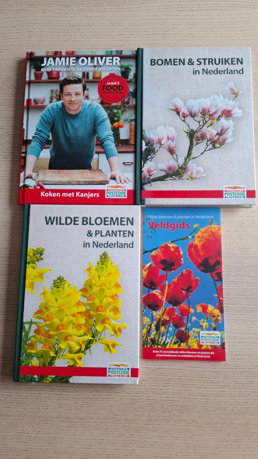 Kookboek Jamie Oliver & Natuurgidsen Postcode Loterij, Gezond koken, Ophalen of Verzenden, Jamie Oliver, Overige gebieden
