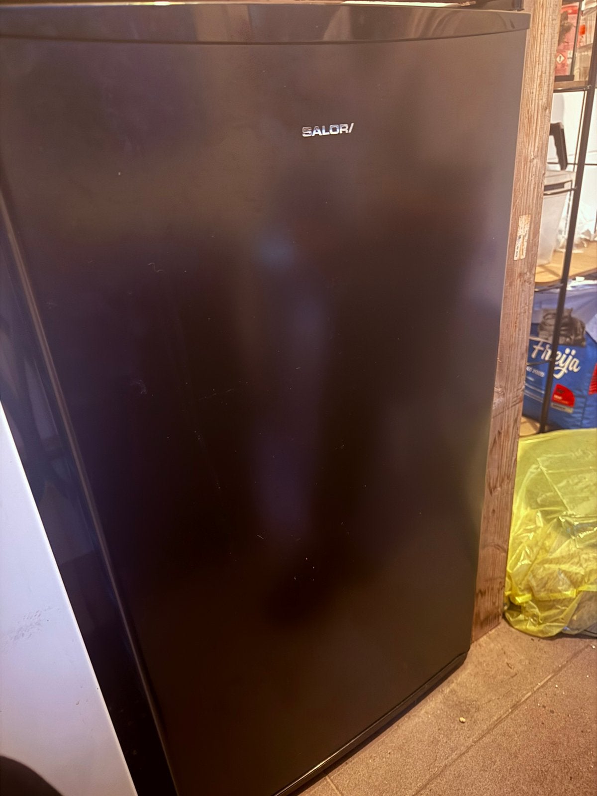 Freezer, Minder dan 75 liter, Ophalen of Verzenden, Zo goed als nieuw, Met vriesvak