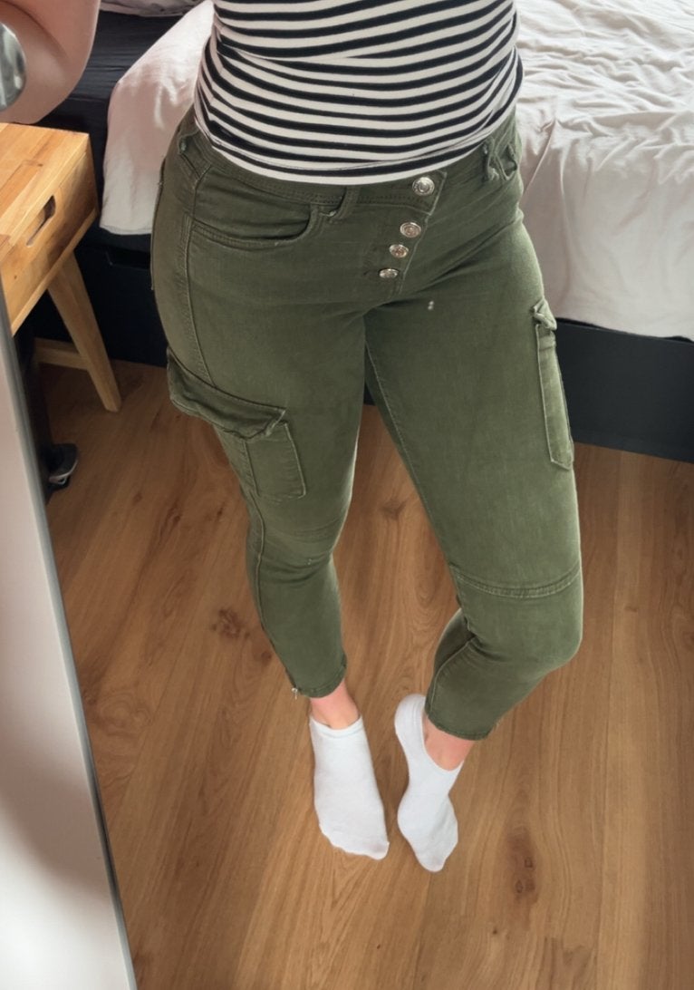 Bershka Cargo Broek - Maat 38, Maat 38/40 (M), Verzenden, Zo goed als nieuw, Lang