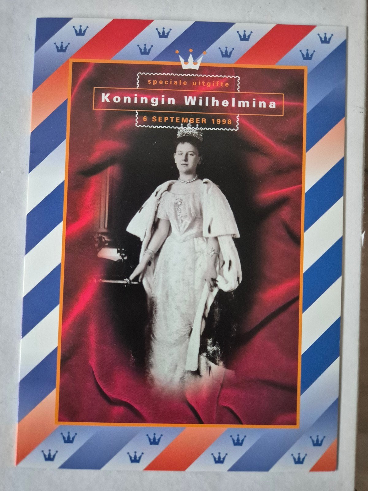 Herinneringsmapje 100e verjaardag Wilhelmina, Ophalen of Verzenden, Na 1940, Gestempeld