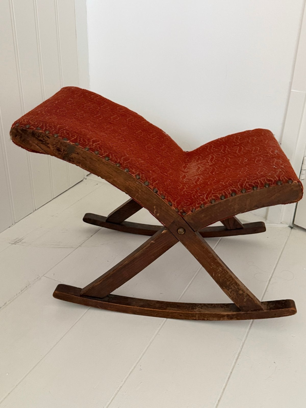 - Antiek/vintage schommelvoetenbankje - Rood Stof, Ophalen