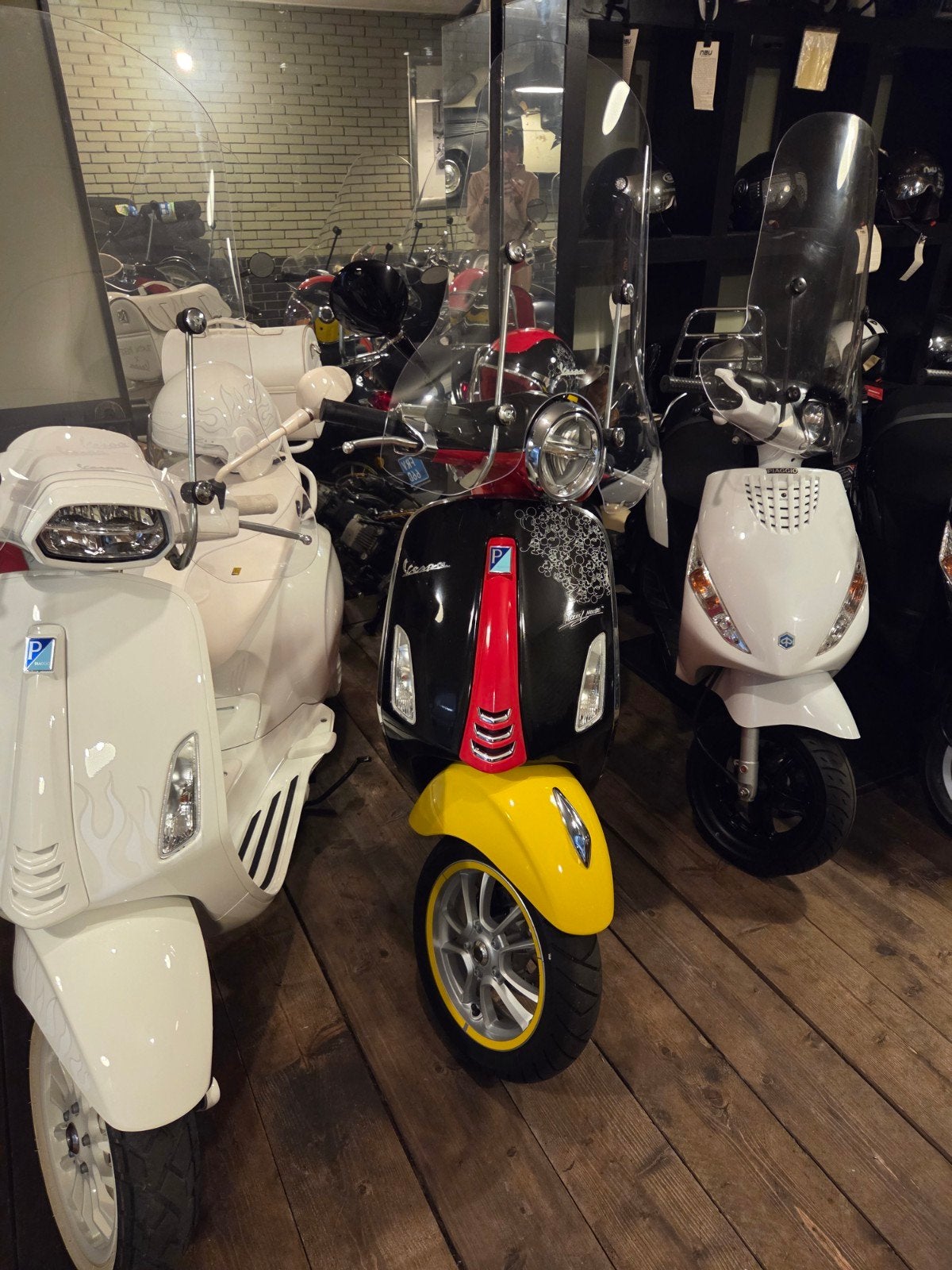 Vespa Primavera 25 km e5 Disney zo goed als nieuw, Overige modellen, Ophalen of Verzenden, Zo goed als nieuw, Benzine