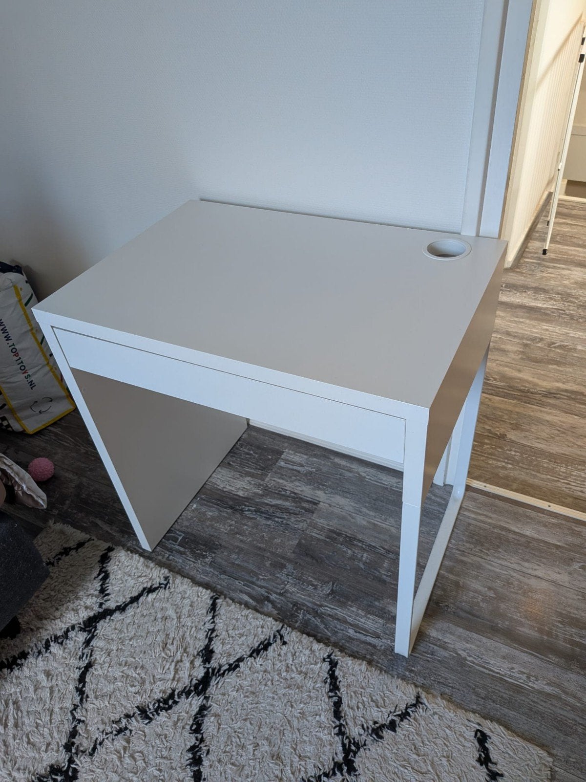 Ikea Micke wit bureau met lade, Ophalen, Gebruikt, Spaanplaat of MDF, Kabelgoot
