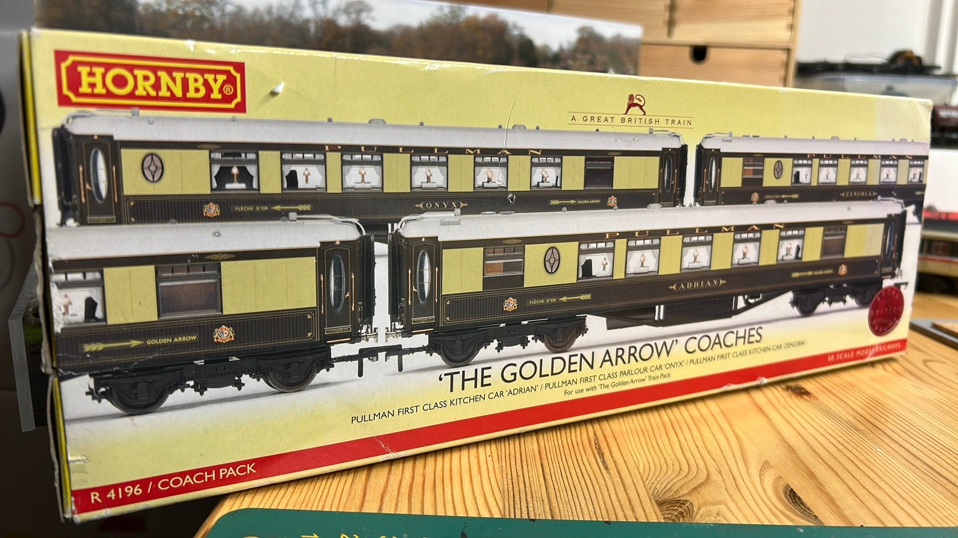 Hornby ‘The Golden Arrow Coaches’, Overige merken, Gelijkstroom, Wagon, Ophalen of Verzenden