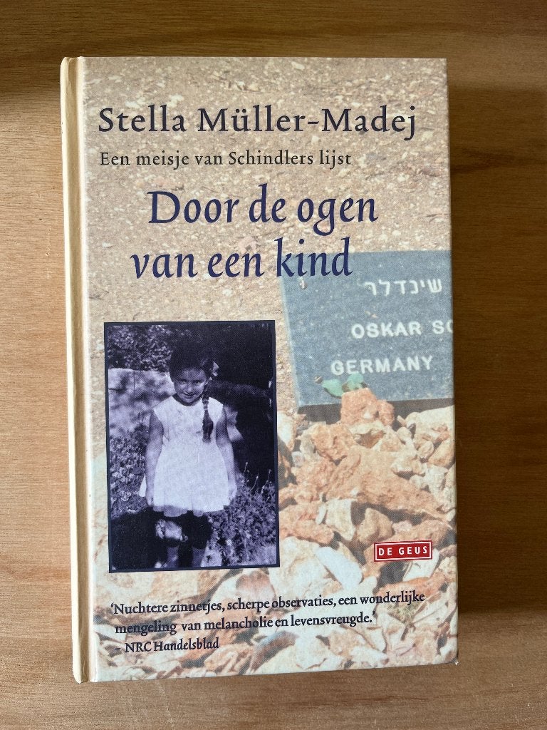 Door de ogen van een kind - Stella Müller-Madej, Boeken, Ophalen of Verzenden, Zo goed als nieuw, Stella Müller-Madej, Nederland