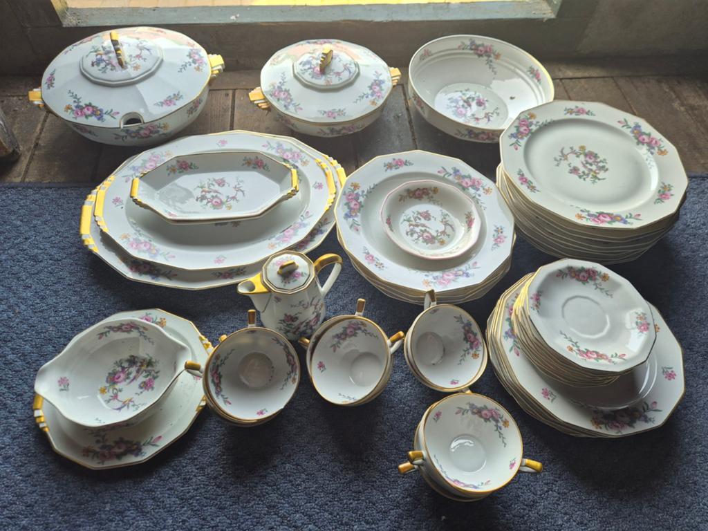 50-delig Vintage Servies met Bloemen en Goudkleurige Details, Ophalen