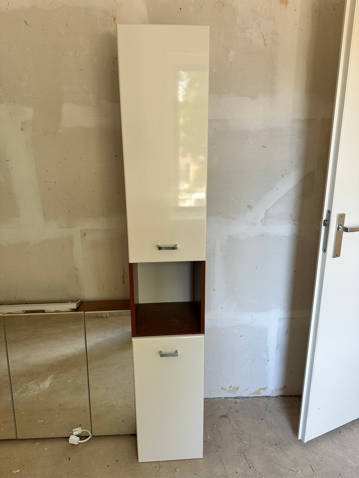 Badkamerkast met glazen planken, Huis en Inrichting, Badkamer | Badkamermeubels, Ophalen, (Half)hoge kast, Minder dan 50 cm, 200 cm of meer