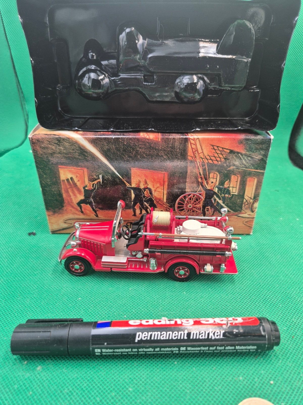 438 Mack AB fire Engine 1/43 Matchbox, Ophalen of Verzenden, Zo goed als nieuw, Auto