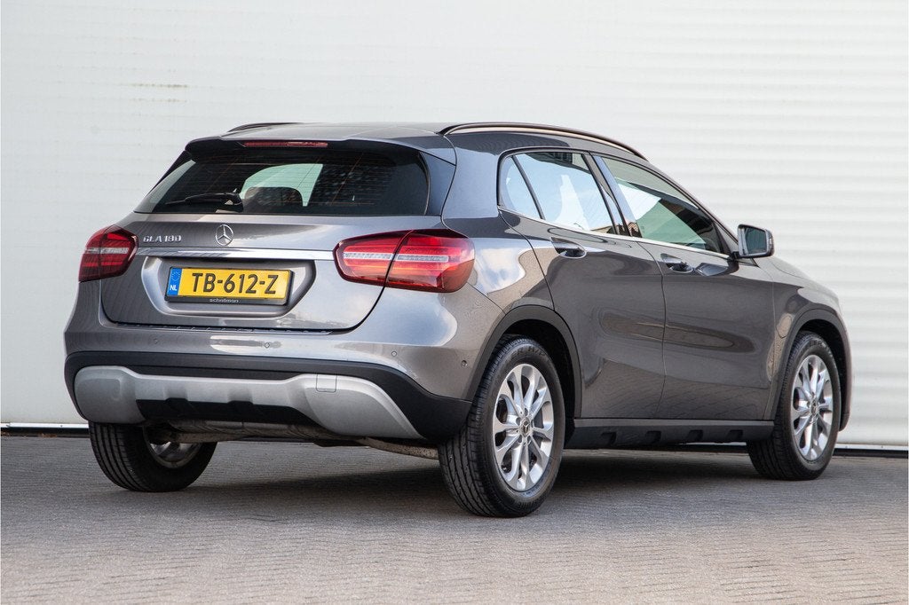 Mercedes-Benz GLA 180 Business Solution Camera, Navi, PDC 20, Auto's, Mercedes-Benz, Voorwielaandrijving, Gebruikt, 4 cilinders