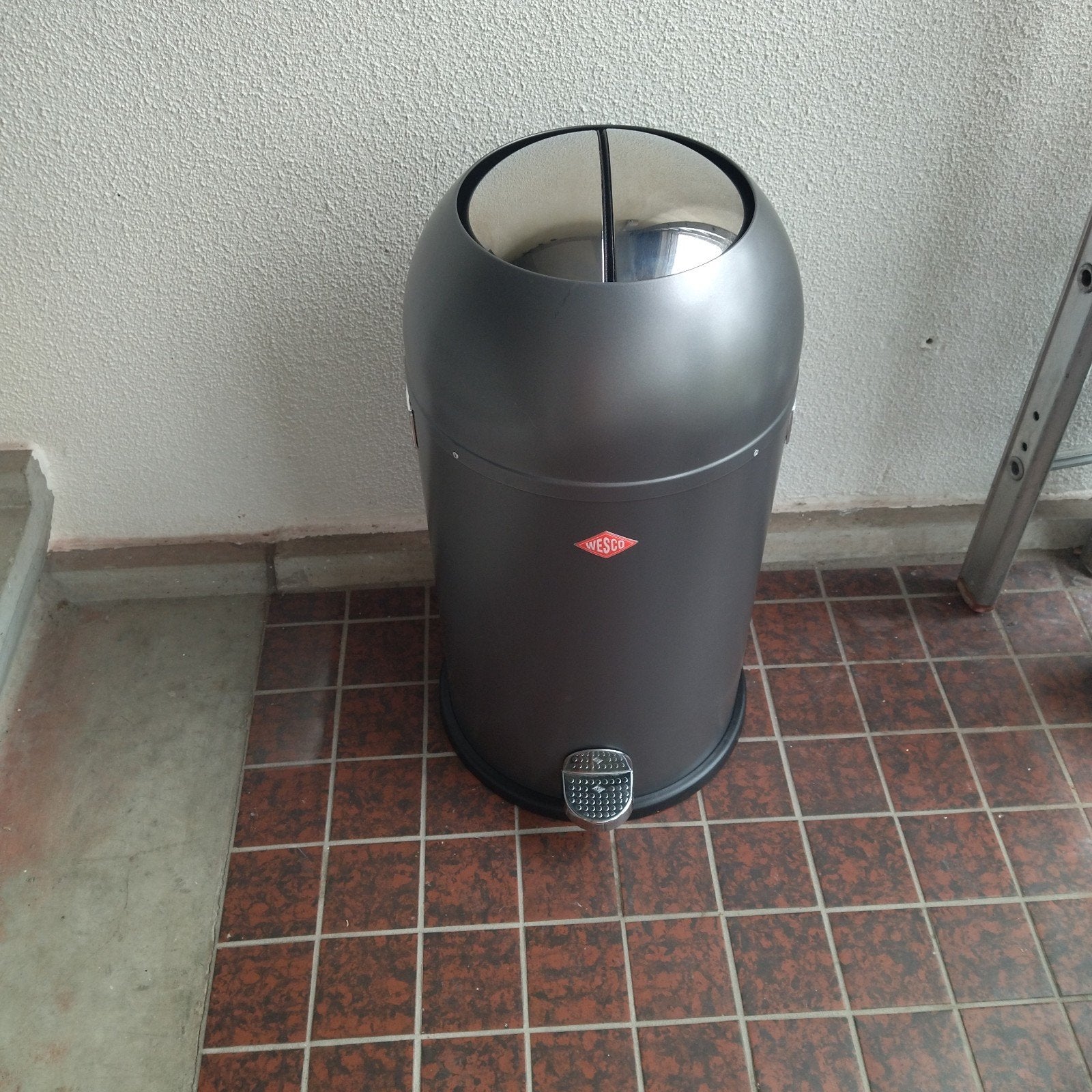 Wesco kickmaster 33 liter - grafiet, Ophalen, Zo goed als nieuw