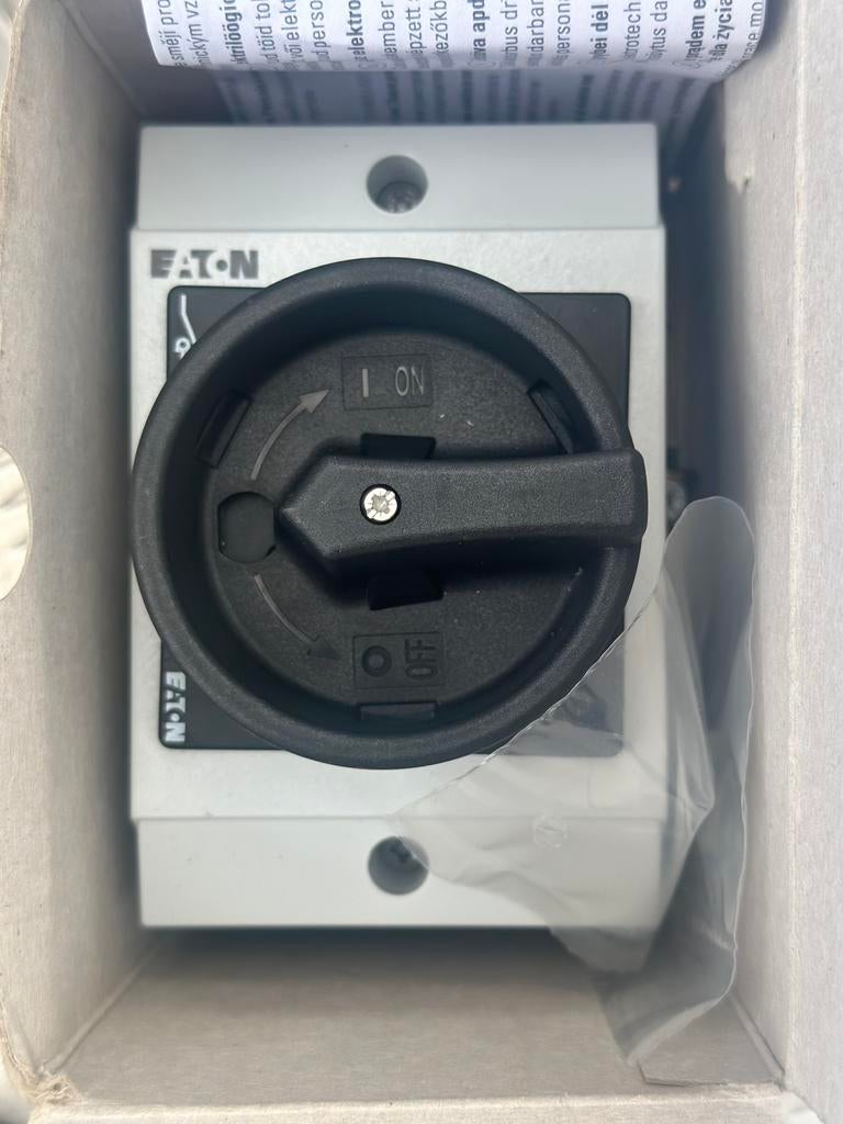 Eaton PV werkschakelaar 2-polig 20A  (NIEUW), Doe-het-zelf en Verbouw, Elektra en Kabels, Ophalen of Verzenden, Zo goed als nieuw