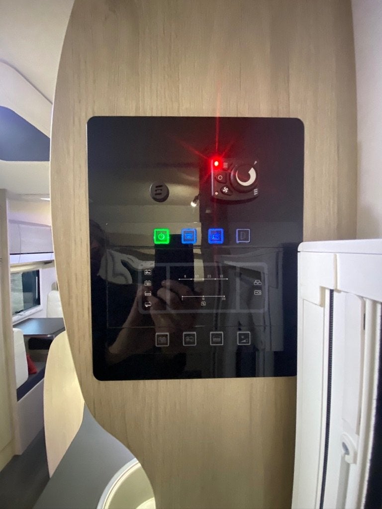 Foto 22 van Challenger C256 | 2019 | 7 zit/slaapplaats, 2x airco Offgrid