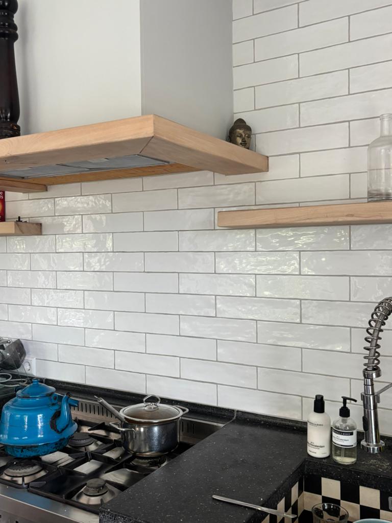 Witte wandtegels, 1,56 m2, Doe-het-zelf en Verbouw, Werkbanken, Ophalen, Zo goed als nieuw