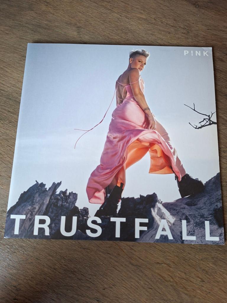 P!NK - Trustfall (Roze Vinyl) - Nieuwstaat, Ophalen of Verzenden, Zo goed als nieuw, 12 inch, Colored vinyl