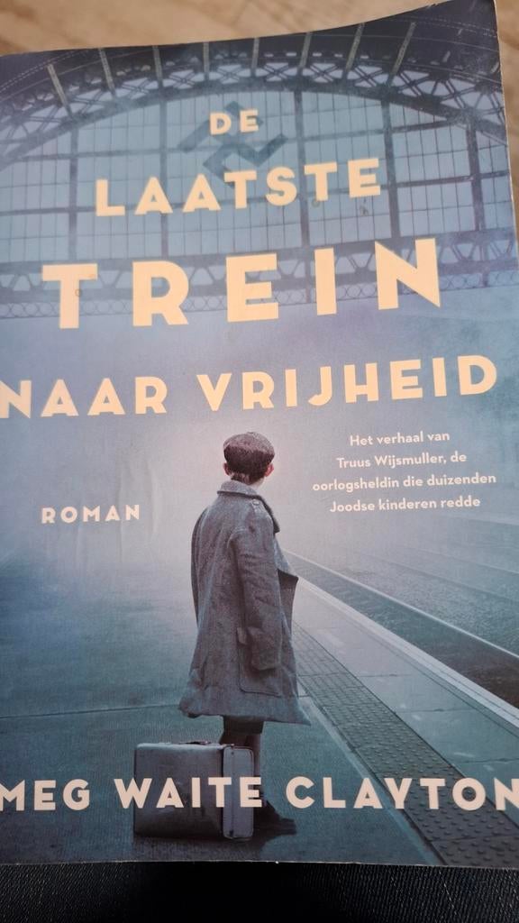 DE LAATSTE TREIN naar de VRIJHEID, Boeken, Thrillers, Zo goed als nieuw, Ophalen of Verzenden