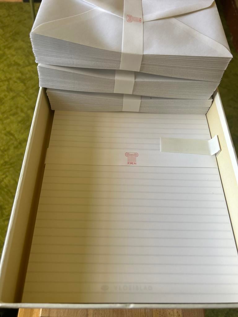 Luxe vintage briefpapier set – FORUM – nieuw & compleet, Antiek en Kunst, Curiosa en Brocante, Ophalen of Verzenden