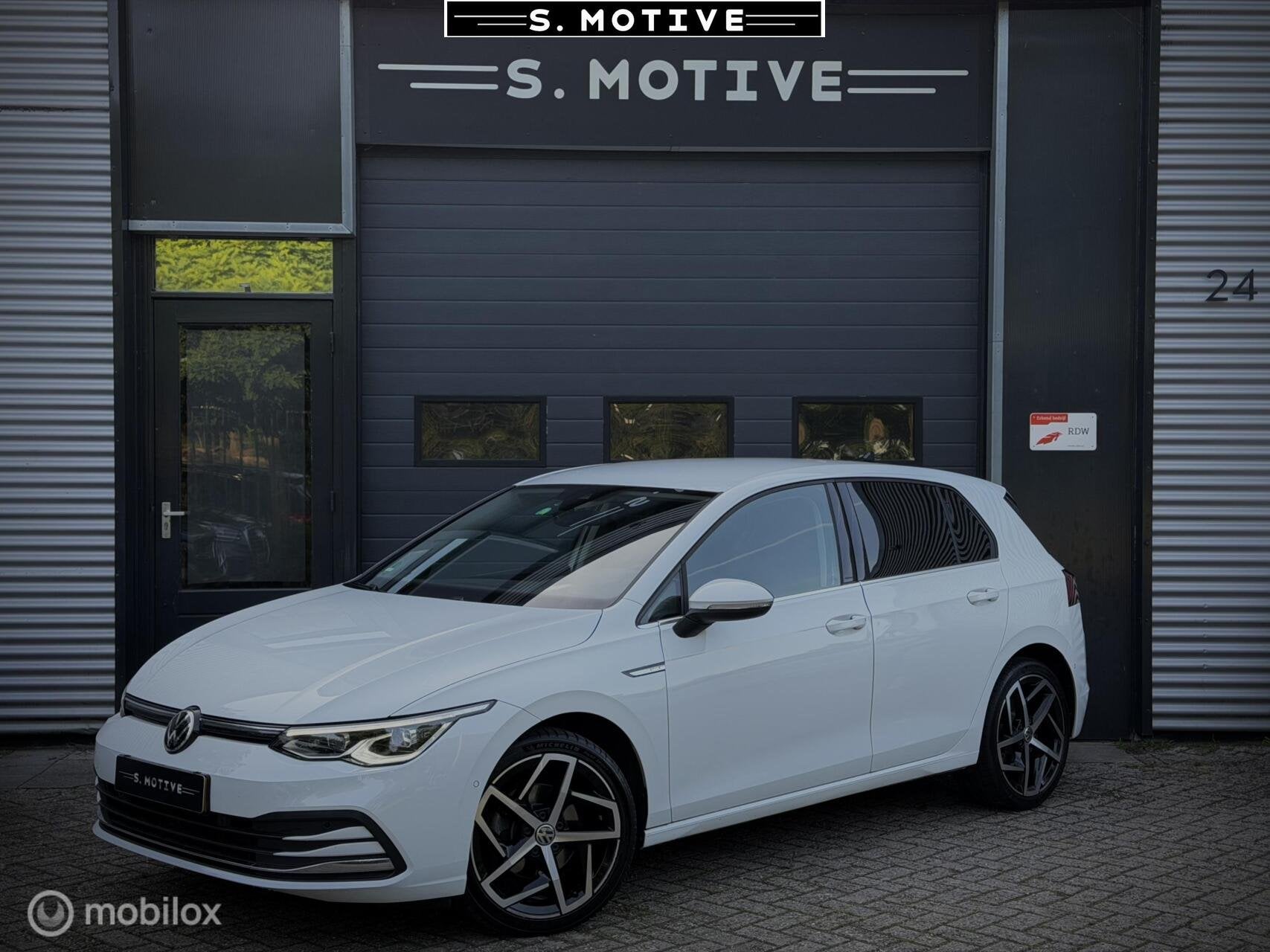 Volkswagen Golf 1.5 eTSI Style stoelvwr, Memory, IQ, Carplay, 4 cilinders, 150 pk, Leder en Stof, Wit