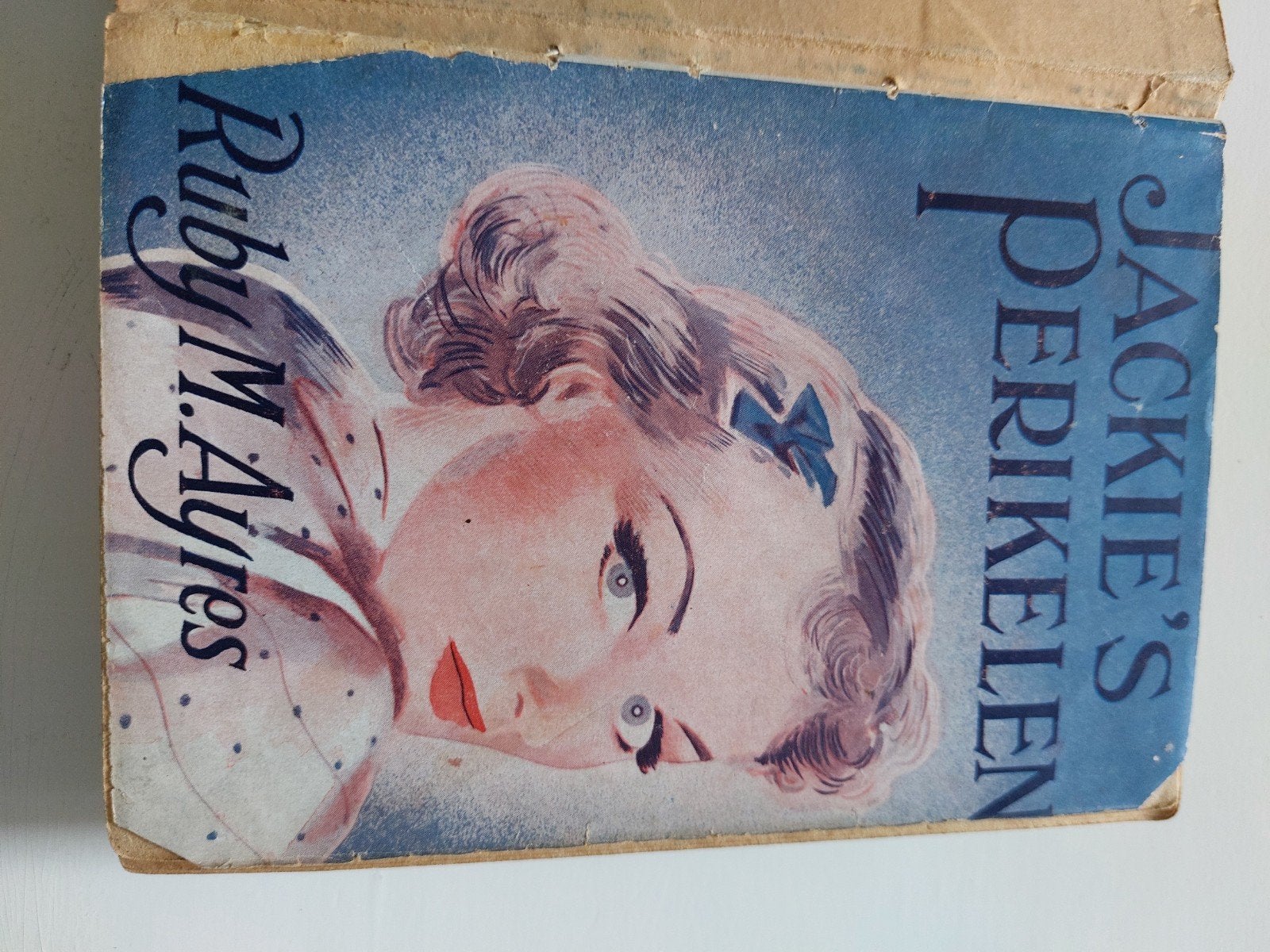 Jackie's Perikelen - Ruby M. Ayres (Vintage Roman), Boeken, Romans, Gelezen, Nederland, Ophalen of Verzenden