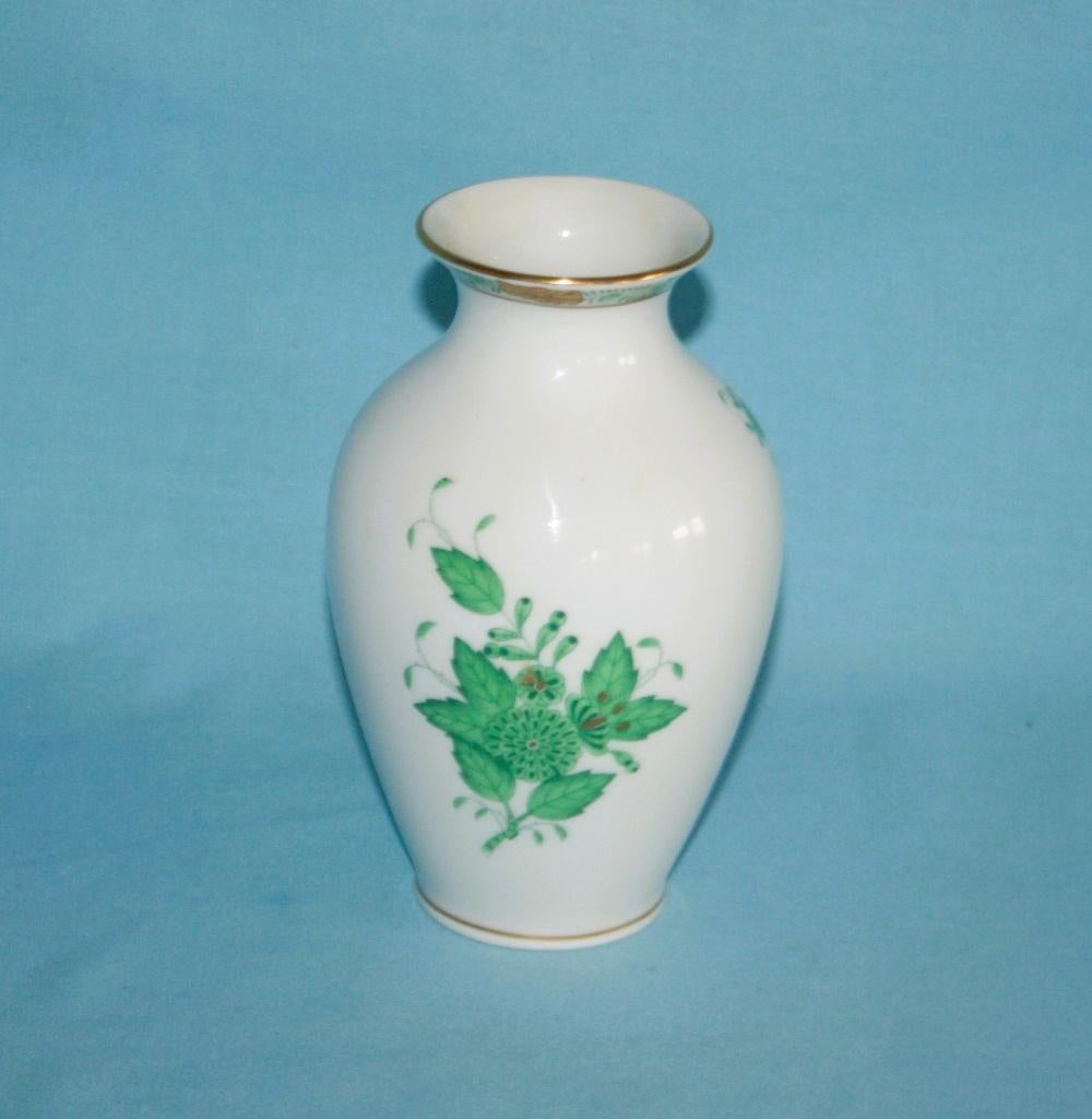 Herend - Hand Painted " Apponyi " in Green - Vase - 7003/AV, Overige typen, Ophalen of Verzenden, Zo goed als nieuw, 2de Hands