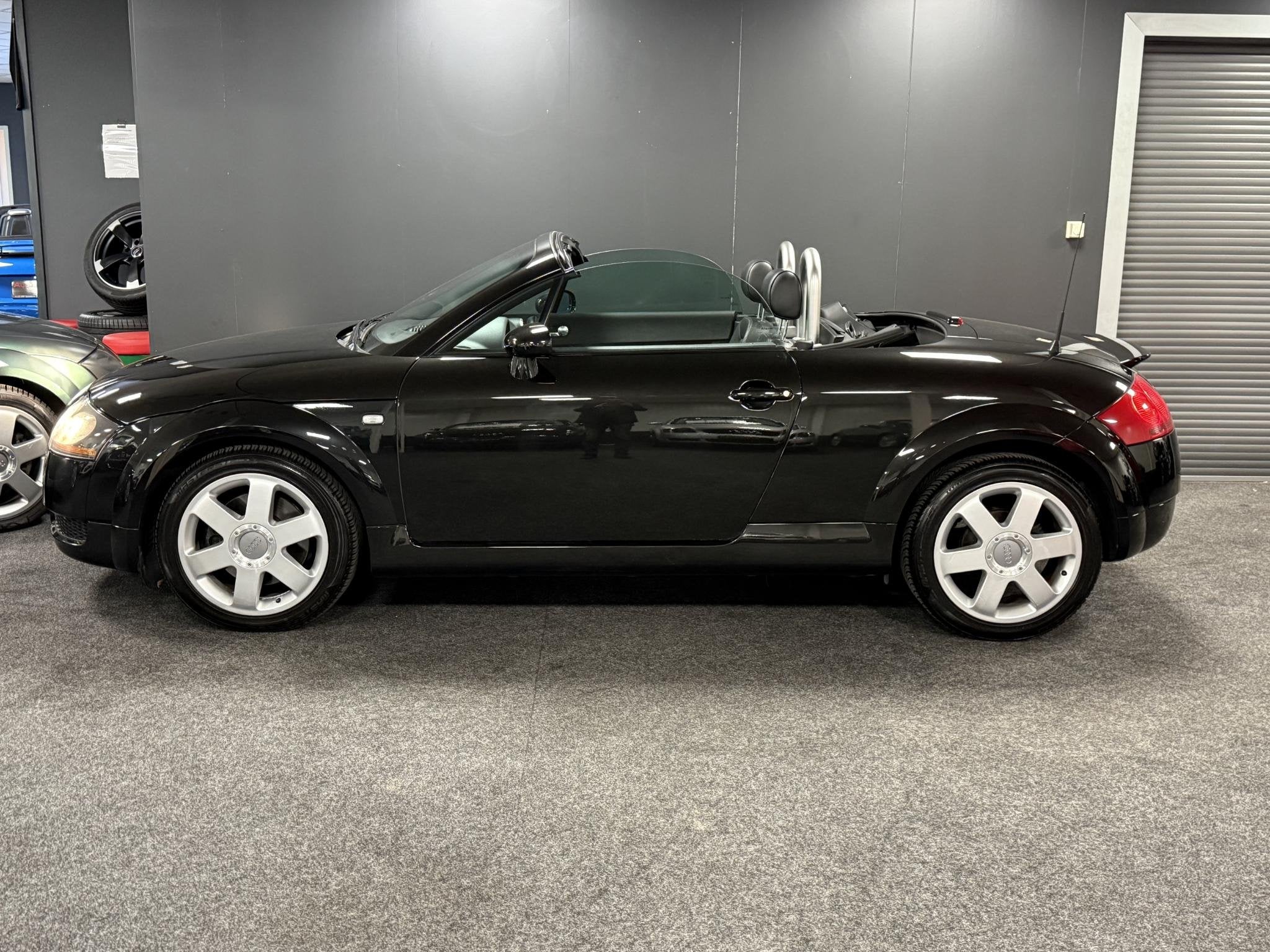 Audi TT Roadster 1.8 5V Turbo quattro 180pk Nieuwe Kap, Auto's, Audi, TT, Zwart, 4 cilinders, Cabriolet
