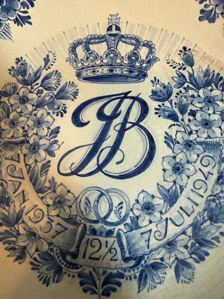 Delfts Blauw bord 12.5 Huwelijk Juliana & Bernhard 1937, Ophalen of Verzenden, Zo goed als nieuw, Servies