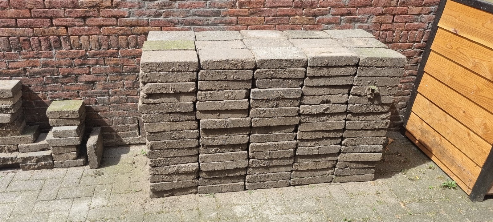 Betontegels 30x20 cm. Ong 27m2. Gratis afhalen., Ophalen, Overige materialen, Gebruikt, 20 tot 40 cm