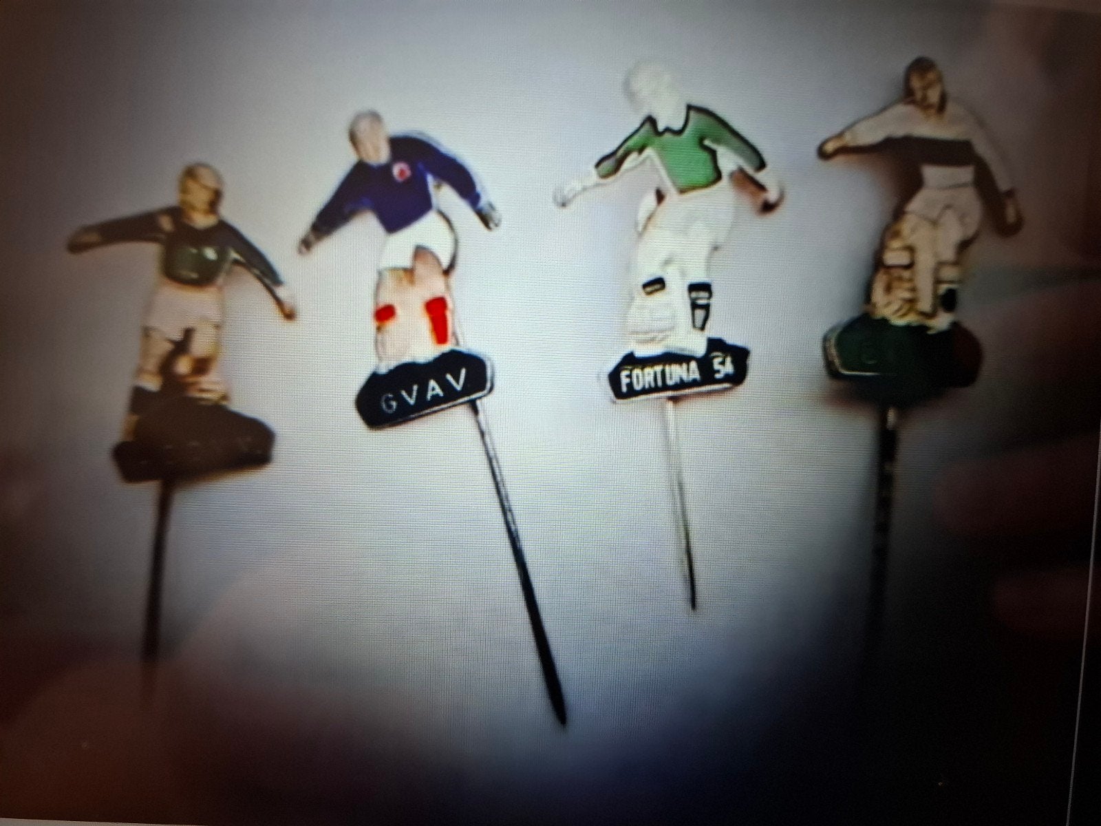4 Speldjes jaren 60 eredivisie, Ophalen of Verzenden, Zo goed als nieuw, Sport, Speldje of Pin