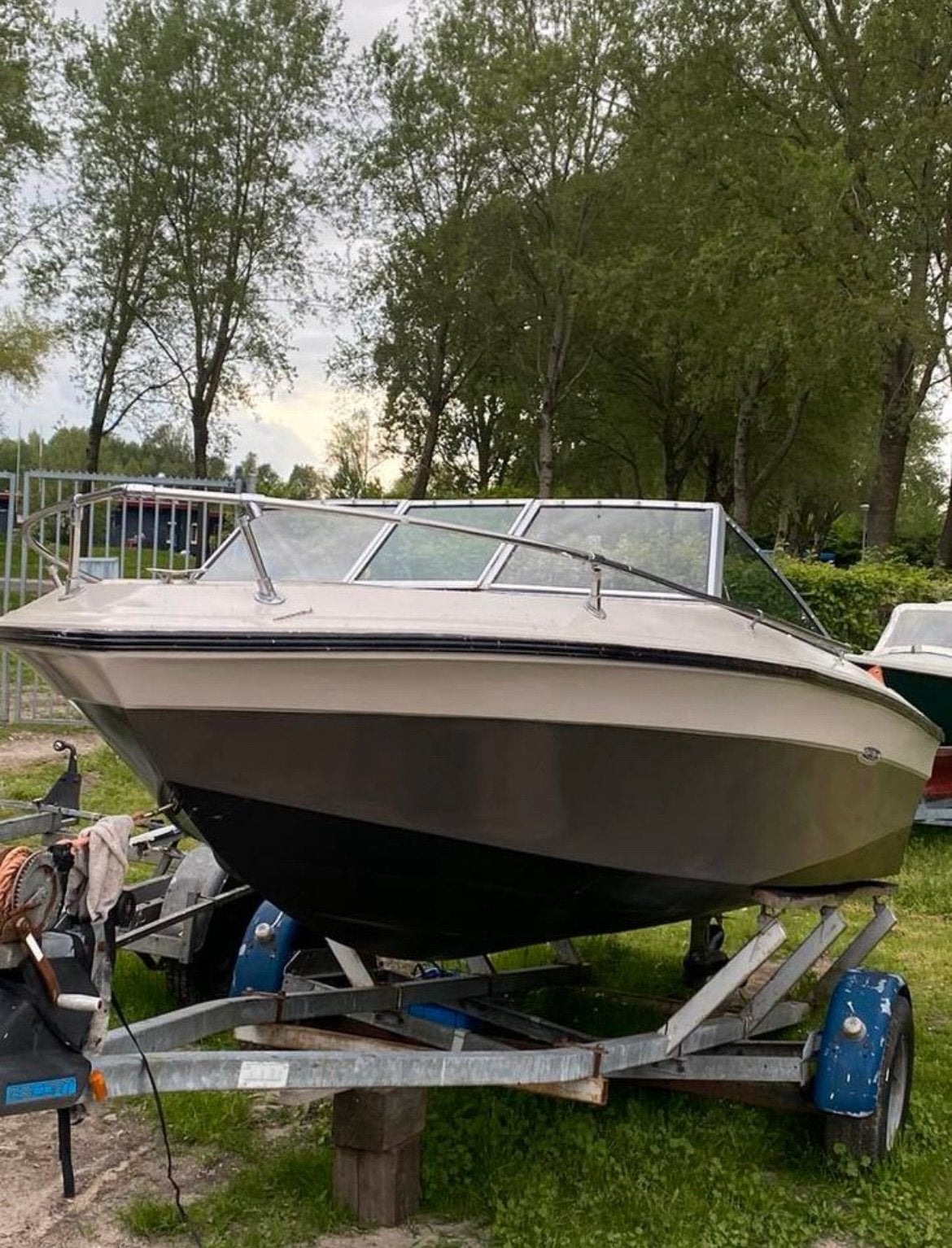 Speedray 180 V8 Chevrolet - winterproject + trailer, Ophalen, Gebruikt, Binnenboordmotor, 2.00 meter