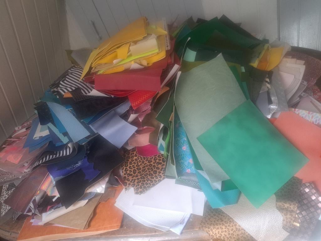 Grote partij leren lapjes, Overige kleuren, Leer of Kunstleer, Nieuw, Ophalen of Verzenden