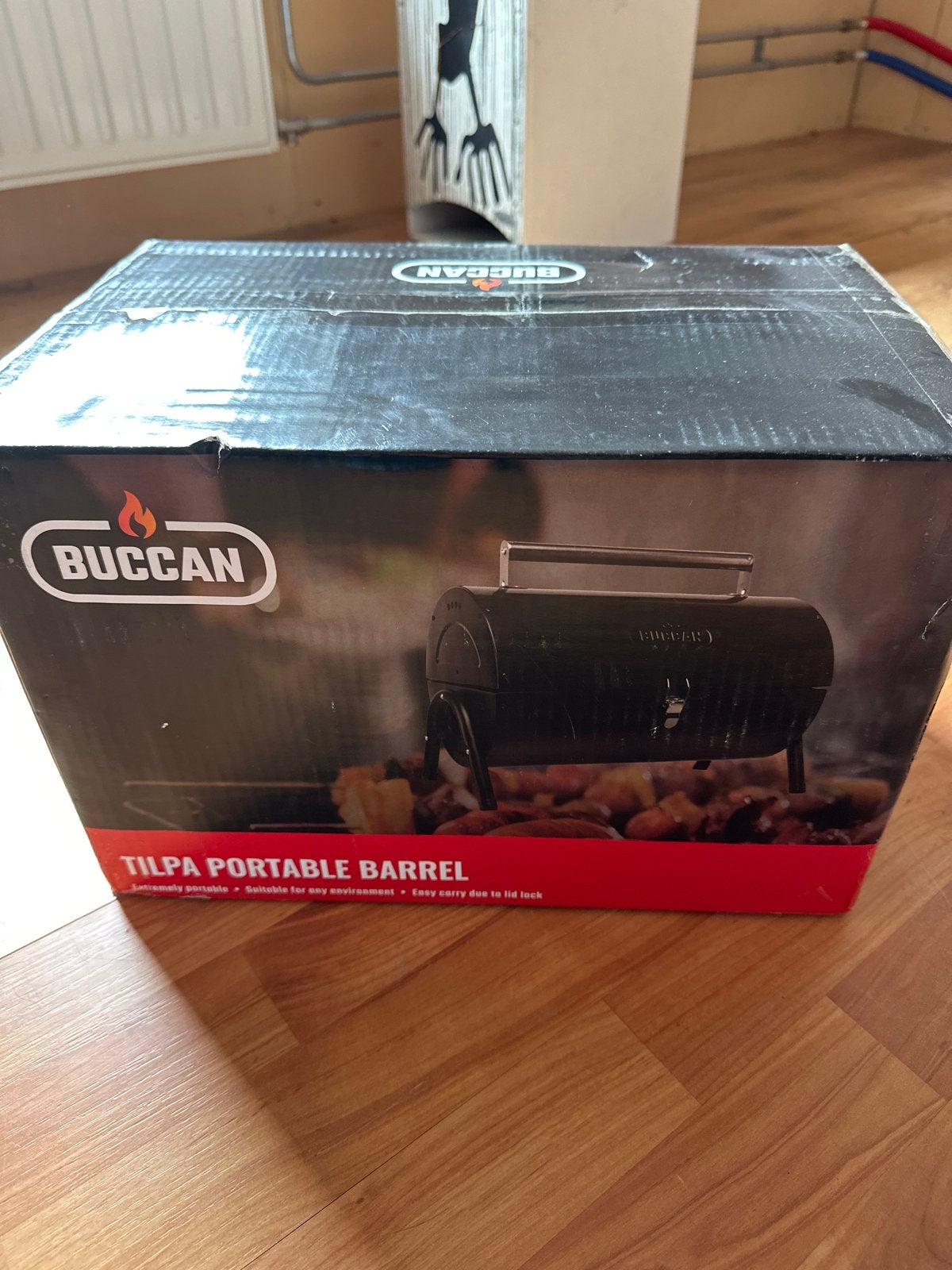 Buccan Tilpa Portable Barrel BBQ - Nieuw in doos, Ophalen of Verzenden, Nieuw