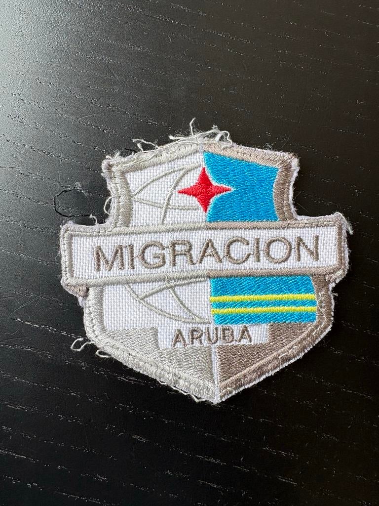 Badge Immigratie Aruba, Verzamelen, Ophalen of Verzenden, Overige soorten, Overige gebieden, Embleem of Badge