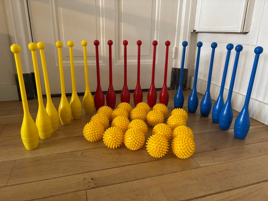 18 kegels / knotsen met 19 ballen Amaya, Ophalen of Verzenden, Zo goed als nieuw, Jongen of Meisje