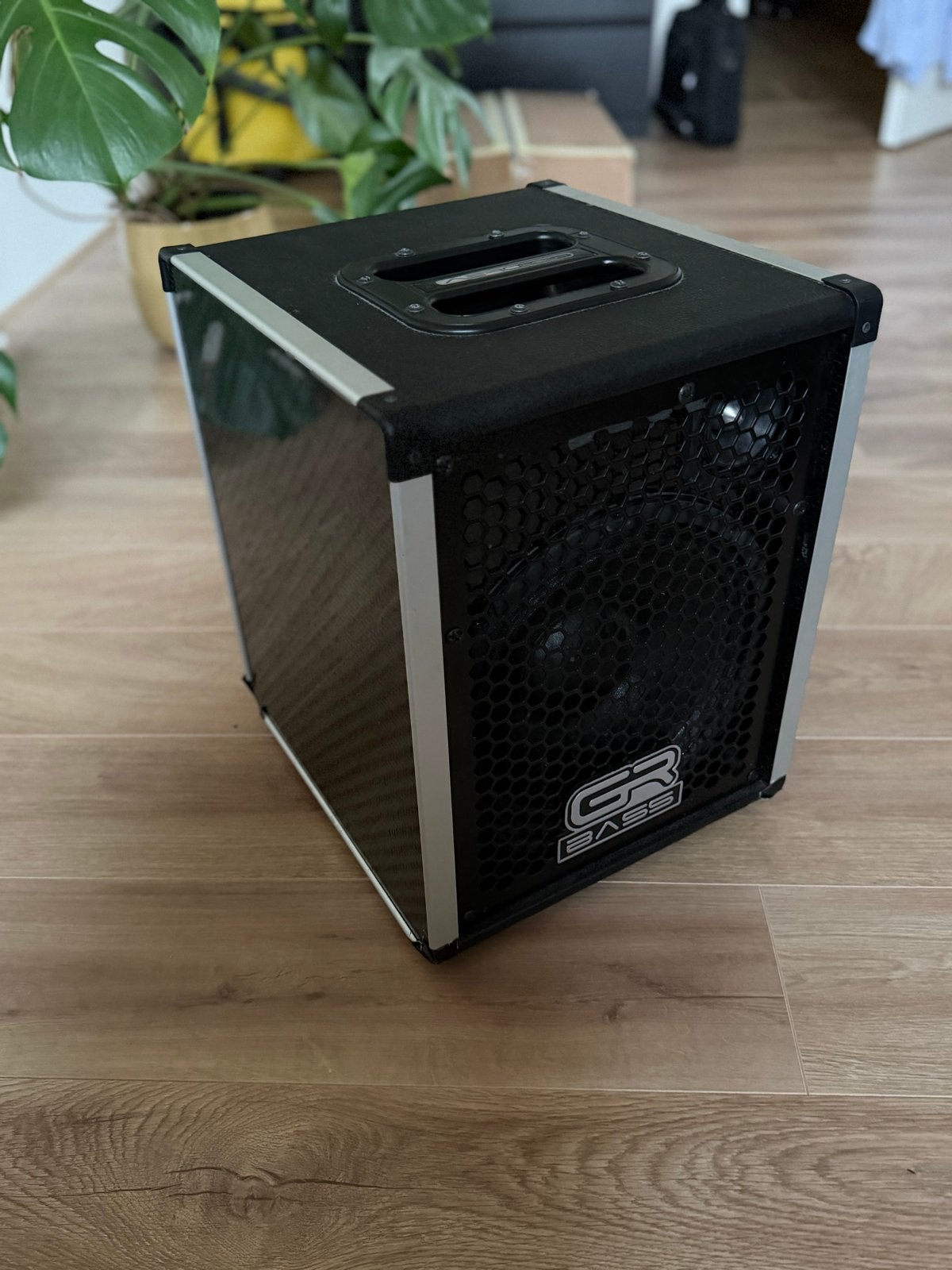 GR Bass AT110/8 bascabinet + draagtas - lichtgewicht!, Ophalen, Gebruikt, Basgitaar, 100 watt of meer